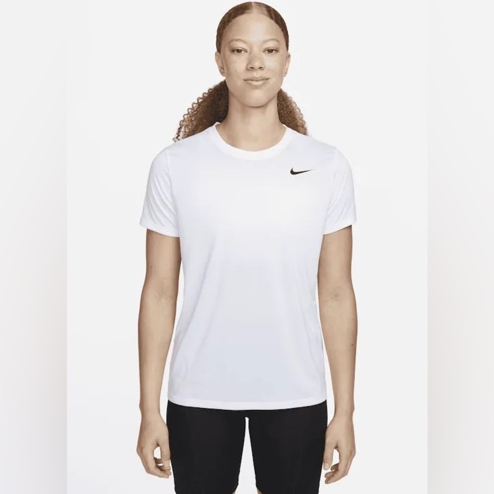 NIKE || WOMANS DRI-FIT SHORT SLEEVE White T-Shirt SZ 2XL